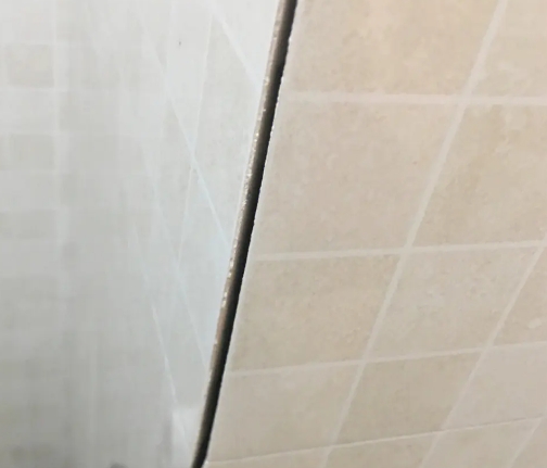 全南瓷砖空鼓维修公司分享阳台瓷砖脱落的修复过程可以分为以下几个步骤